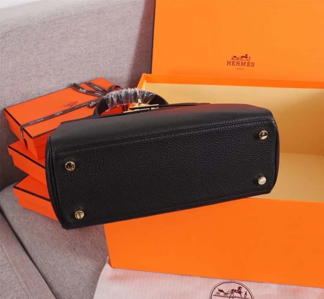 All Categories Official Website "Brand Women's Bags" Women's Bags 💙 Hermes 2022 Official New Hermes Kelly Original Princess Bag Original Calfskin Outside Sheepskin Goat Pattern Wholesale Small Size 58002700 Medium Size 58002900 Large Size 58003200 High Quality Size: Small 25CM Medium 28CM