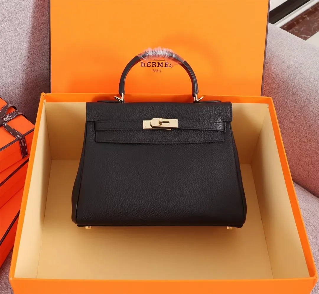 All Categories Official Website "Brand Women's Bags" Women's Bags 💙 Hermes 2022 Official New Hermes Kelly Original Princess Bag Original Calfskin Outside Sheepskin Goat Pattern Wholesale Small Size 58002700 Medium Size 58002900 Large Size 58003200 High Quality Size: Small 25CM Medium 28CM