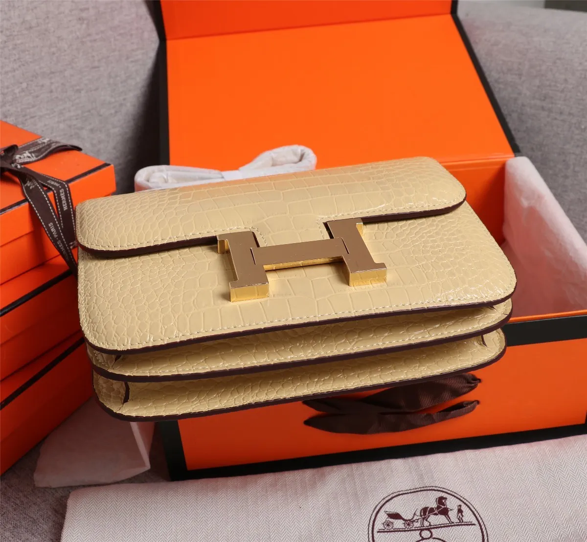 All Categories Official Website "Brand Women's Bags" Women's Bags 💙 Hermes 2022 Official New Hermes Constance Stewardess Bag Wholesale Crocodile Skin Full Pure Steel Plated Hardware Buckle 58003350 High Quality Size: 23-6-17CM
