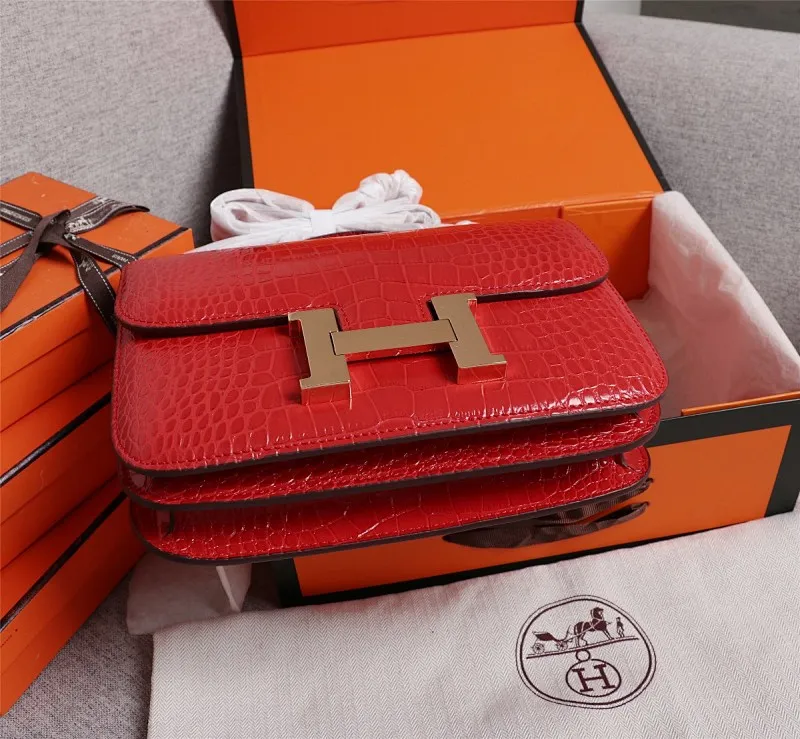 All Categories Official Website "Brand Women's Bags" Women's Bags 💙 Hermes Hermès Made in France - Constance stewardess bag ☣️Crocodile pattern pure steel plated hardware buckle Genuine leather source super good feel Accessories stainless steel laser logo perfect flip arc and three-dimensional sense High-end pure handmade customization 🔮Quality recommendation ‼ ️Size: 23-6-17
