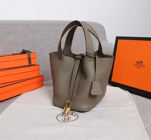 All Categories Official Website "Brand Women's Bags" Women's Bags 💙 Hermes 2022 Official New Hermès Vegetable Basket Women's Hand Crossbody Two-Purpose Bag Wholesale Large Size 58002300 Small Size 58002200 High Quality Size: Large Size 22CM Small Size 18CM