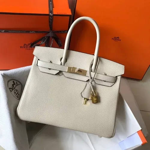 All Categories Official Website "Brand Women's Bags" Women's Bags 💙 Hermes (Platinum original single, new background) Hermès pebbled pattern 30cm 58003800 35cm 58004000 Imported first-layer calfskin 🏼No matter how small the details are, you can see them at a glance🏻Steel hardware, never fade🏻️➰We let the details speak for themselves