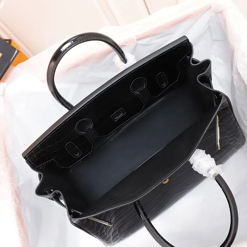 All categories Official website "Brand Women's Bags" Women's Bags 💙 Hermes 2022 official new Hermès handbag Smooth crocodile leather + pure steel hardware wholesale Small size 58003900 Large size 58004500 High quality Size: Small size 30CM Large size 35CM