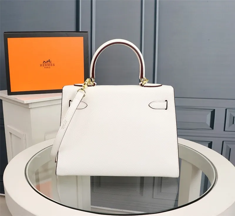 All Categories Official Website "Brand Women's Bags" Women's Bags 💙 Hermes 2022 official new Hermes women's hand-carrying cross-body dual-use bag wholesale cowhide palm print customization Large size 58002500 Medium size 58002300 Small size 58002300 High quality Size: Large size 28-22-10CM Medium size 25-17