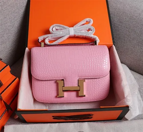 All Categories Official Website "Brand Women's Bags" Women's Bags 💙 Hermes Hermès Made in France - Constance stewardess bag ☣️Crocodile pattern pure steel plated hardware buckle Genuine leather source super good feel Accessories stainless steel laser logo perfect flip arc and three-dimensional sense High-end pure handmade customization 🔮Quality recommendation ‼ ️Size: 23-6-17