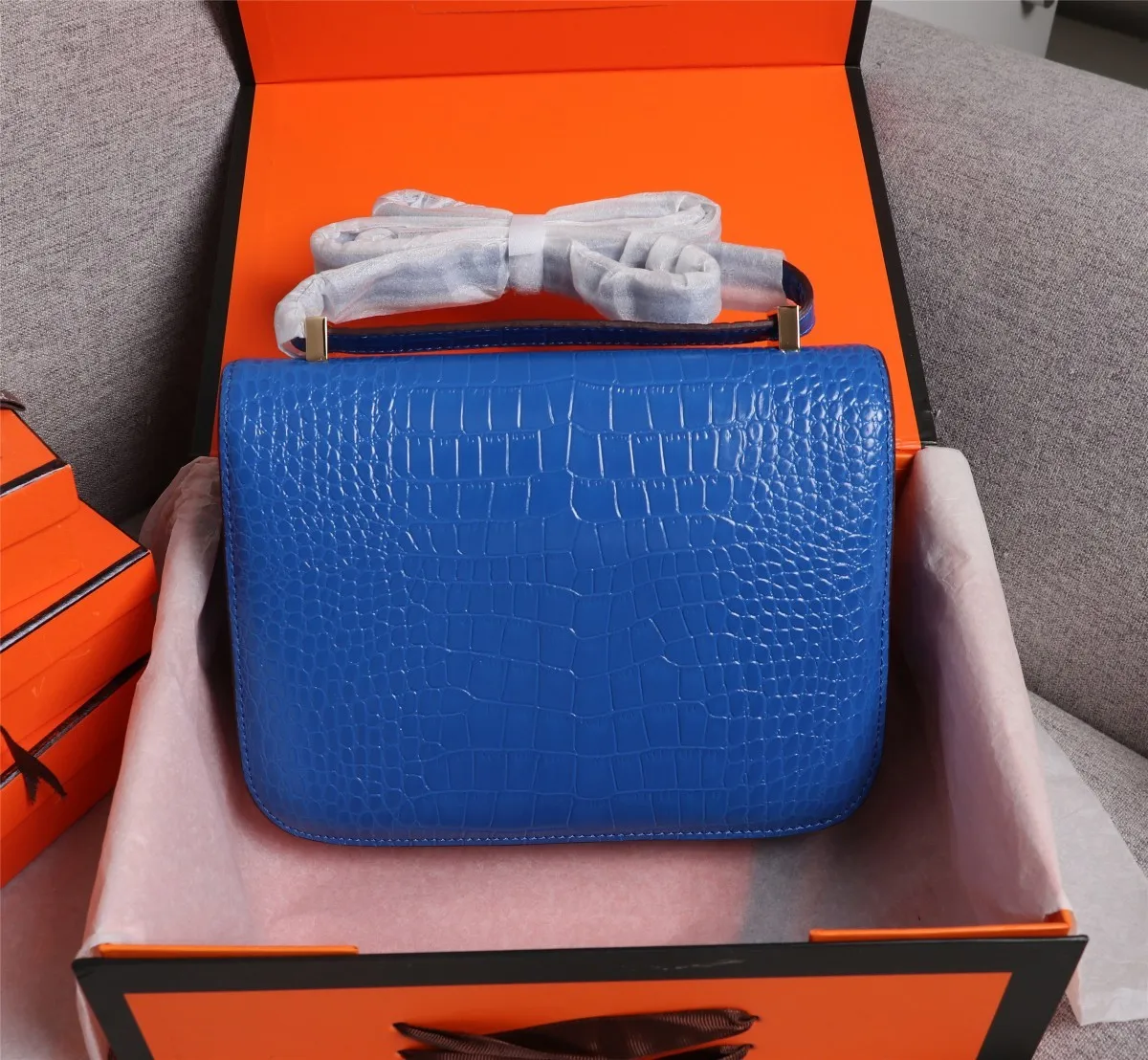 All Categories Official Website "Brand Women's Bags" Women's Bags 💙 Hermes Hermès Made in France - Constance stewardess bag ☣️Crocodile pattern pure steel plated hardware buckle Genuine leather source super good feel Accessories stainless steel laser logo perfect flip arc and three-dimensional sense High-end pure handmade customization 🔮Quality recommendation ‼ ️Size: 23-6-17