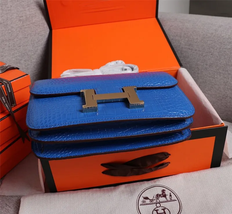 All Categories Official Website "Brand Women's Bags" Women's Bags 💙 Hermes Hermès Made in France - Constance stewardess bag ☣️Crocodile pattern pure steel plated hardware buckle Genuine leather source super good feel Accessories stainless steel laser logo perfect flip arc and three-dimensional sense High-end pure handmade customization 🔮Quality recommendation ‼ ️Size: 23-6-17