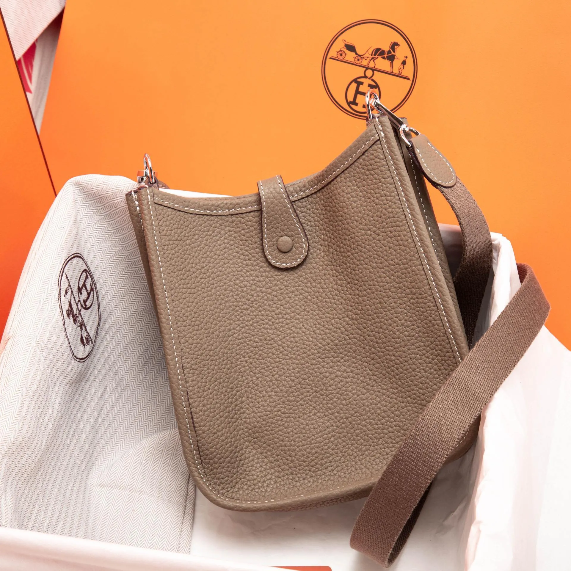 All categories Official website "Brand Women's Bags" Women's Bags 💙 Hermes 2022 official new Hermes evelyne mini bag wholesale imported cowhide 58002300 high quality size: 17CM
