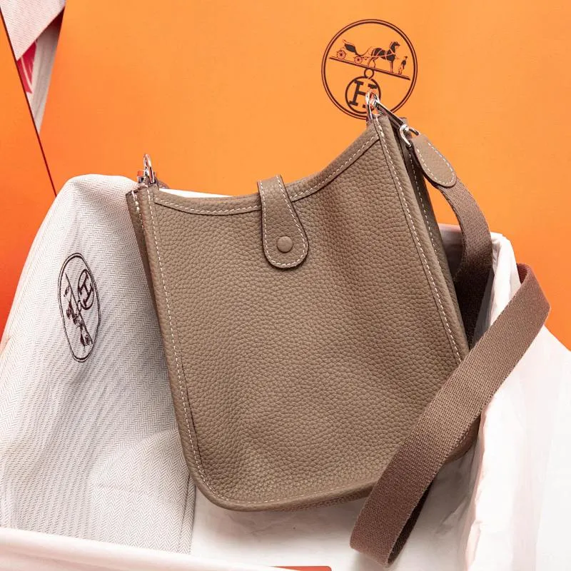 All categories Official website "Brand Women's Bags" Women's Bags 💙 Hermes 2022 official new Hermes evelyne mini bag wholesale imported cowhide 58002300 high quality size: 17CM
