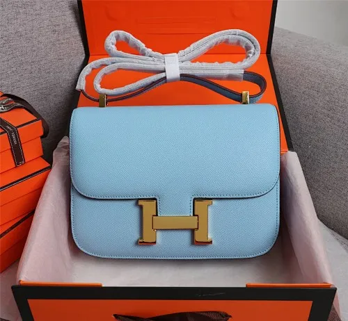 All categories Official website "Brand Women's Bags" Women's Bags 💙 Hermes 2022 Official New Hermès Women's Crossbody Bag Wholesale Genuine Epsom leather Pure steel silver-plated buckle Large size 58002500 Small size 58002300 High quality Size: Large size 22-6-17CM Small size 19-5-14.5CM