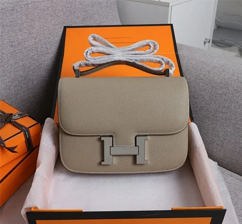 All categories Official website "Brand Women's Bags" Women's bags 💙 Hermes Hermès Made in France Large size 58002800 Small size 58002600 constance stewardess bag ☣️Genuine epsom leather pure steel silver-plated buckle Genuine leather source super good feel Accessories stainless steel laser logo perfect flip arc and three-dimensionality
