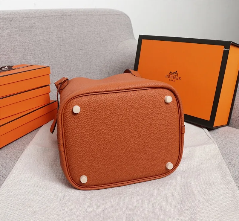 All categories Official website "Brand Women's Bags" Women's Bags 💙 Hermes 2022 official new Hermès vegetable basket picotin wholesale small size 58002400 large size 58002600 high quality size: small size 18CM large size 22CM