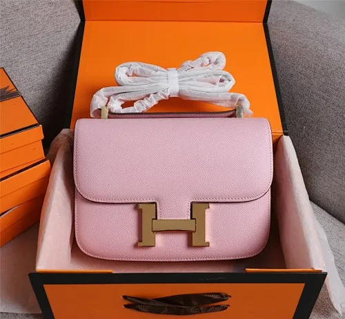 All categories Official website "Brand Women's Bags" Women's bags 💙 Hermes Hermès Made in France Large size 58002800 Small size 58002600 constance stewardess bag ☣️Genuine epsom leather pure steel silver-plated buckle Genuine leather source super good feel Accessories stainless steel laser logo perfect flip arc and three-dimensionality