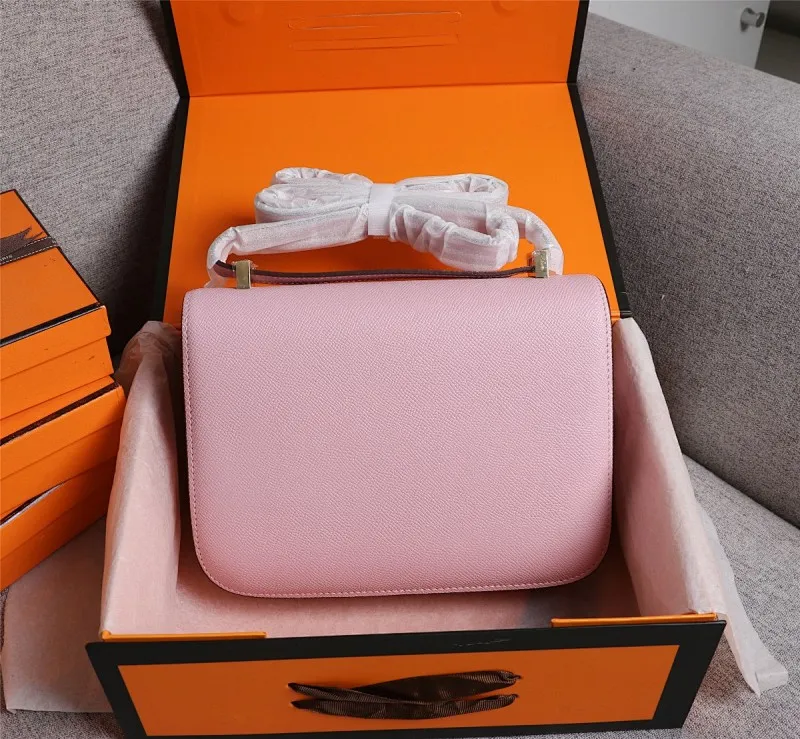All categories Official website "Brand Women's Bags" Women's bags 💙 Hermes Hermès Made in France Large size 58002800 Small size 58002600 constance stewardess bag ☣️Genuine epsom leather pure steel silver-plated buckle Genuine leather source super good feel Accessories stainless steel laser logo perfect flip arc and three-dimensionality