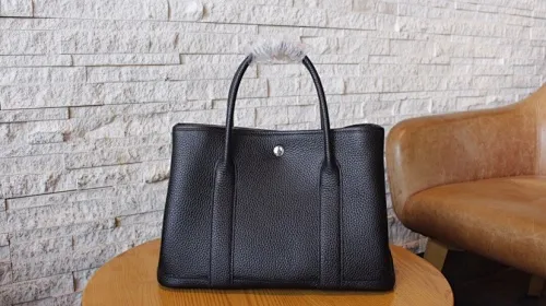 All categories Official website "Brand Women's Bags" Women's Bags 💙 Hermes 2022 Official New Hermès Cowhide Handbag Wholesale Small size 58003300 Large size 58003500 High quality Size: Small size 31-20-15CM Large size 36-24-17CM