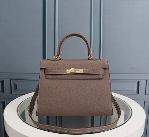 All Categories Official Website "Brand Women's Bags" Women's Bags 💙 Hermes 2022 official new Hermes women's hand-carrying cross-body dual-use bag wholesale cowhide palm print customization Large size 58002500 Medium size 58002300 Small size 58002300 High quality Size: Large size 28-22-10CM Medium size 25-17