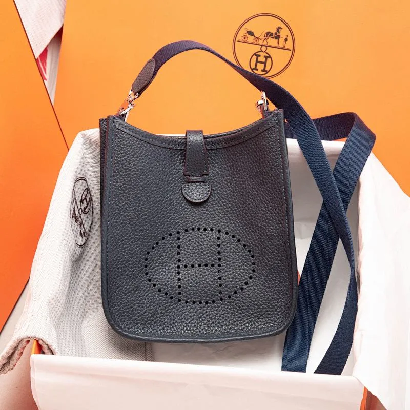 All categories Official website "Brand Women's Bags" Women's Bags 💙 Hermes 2022 official new Hermes evelyne mini bag wholesale imported cowhide 58002300 high quality size: 17CM