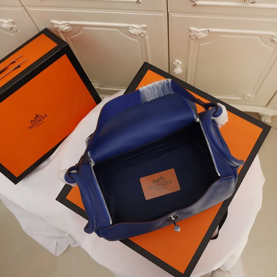 All categories Official website "Brand Women's Bags" Women's Bags 💙 Hermes 2022 official new Hermès lindy bag wholesale small size 58004000 large size 58004200 high quality size: small size 26CM large size 30CM