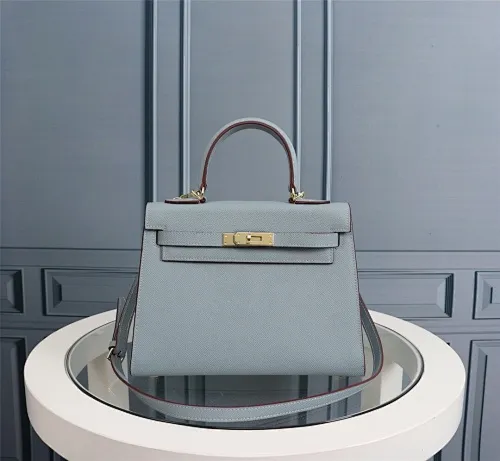 All Categories Official Website "Brand Women's Bags" Women's Bags 💙 Hermes 2022 official new Hermes women's hand-carrying cross-body dual-use bag wholesale cowhide palm print customization Large size 58002500 Medium size 58002300 Small size 58002300 High quality Size: Large size 28-22-10CM Medium size 25-17