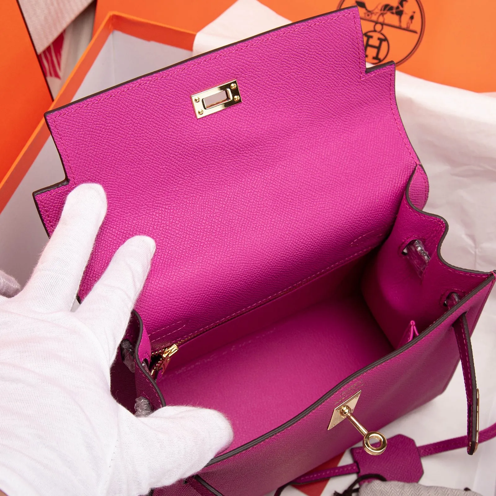 All Categories Official Website "Brand Women's Bags" Women's Bags 💙 Hermes 2022 Official New Hermès Women's Hand-Crossbody Two-Purpose Bag Wholesale Cowhide Palm Print Large Size 58002500 Small Size 58002300 High Quality Size: Large Size 28-22-10CM Small Size 25-17-7CM