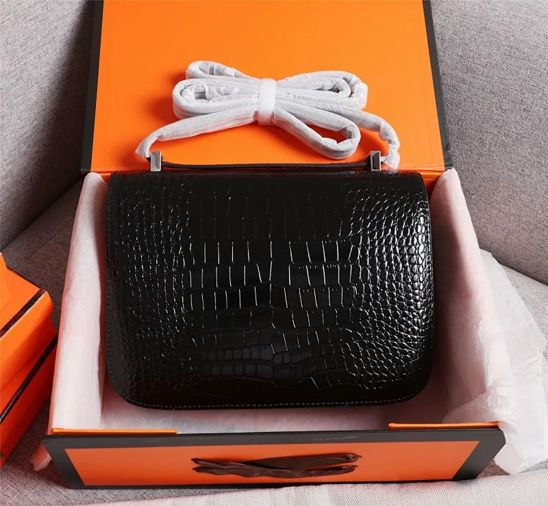 All Categories Official Website "Brand Women's Bags" Women's Bags 💙 Hermes Hermès Made in France - Constance stewardess bag ☣️Crocodile pattern pure steel plated hardware buckle Genuine leather source super good feel Accessories stainless steel laser logo perfect flip arc and three-dimensional sense High-end pure handmade customization 🔮Quality recommendation ‼ ️Size: 23-6-17