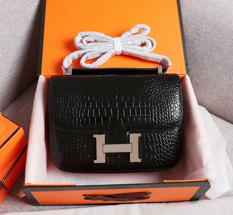 All Categories Official Website "Brand Women's Bags" Women's Bags 💙 Hermes Hermès Made in France - Constance stewardess bag ☣️Crocodile pattern pure steel plated hardware buckle Genuine leather source super good feel Accessories stainless steel laser logo perfect flip arc and three-dimensional sense High-end pure handmade customization 🔮Quality recommendation ‼ ️Size: 23-6-17