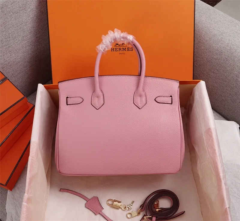 All categories Official website "Brand Women's Bags" Women's Bags 💙 Hermes 2022 Official New Hermès Platinum First Layer Lychee Pattern Handbag Original Calfskin Outside and Sheepskin Goat Pattern Wholesale Small Size 58002800 Medium Size 58003000 Large Size 58003200 High Quality Size: Small 25CM Medium 30C