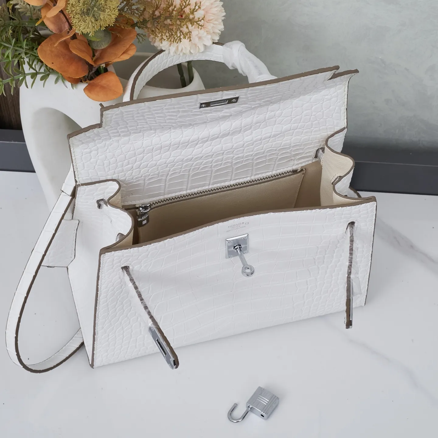 All categories Hermès women's bags (Hermès) Hermès 2823