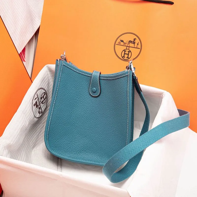 All categories Official website "Brand Women's Bags" Women's Bags 💙 Hermes 2022 official new Hermes evelyne mini bag wholesale imported cowhide 58002300 high quality size: 17CM