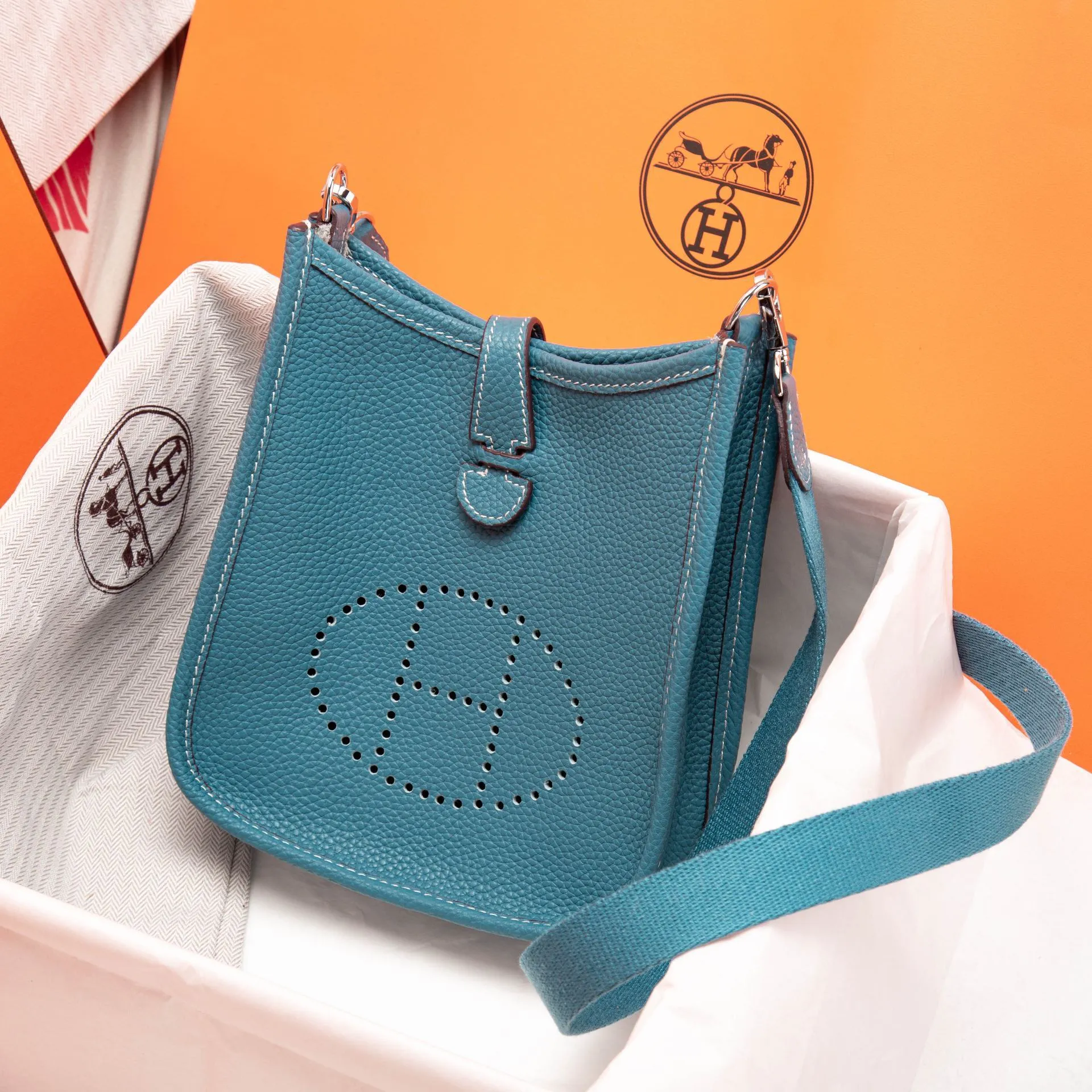 All categories Official website "Brand Women's Bags" Women's Bags 💙 Hermes 2022 official new Hermes evelyne mini bag wholesale imported cowhide 58002300 high quality size: 17CM