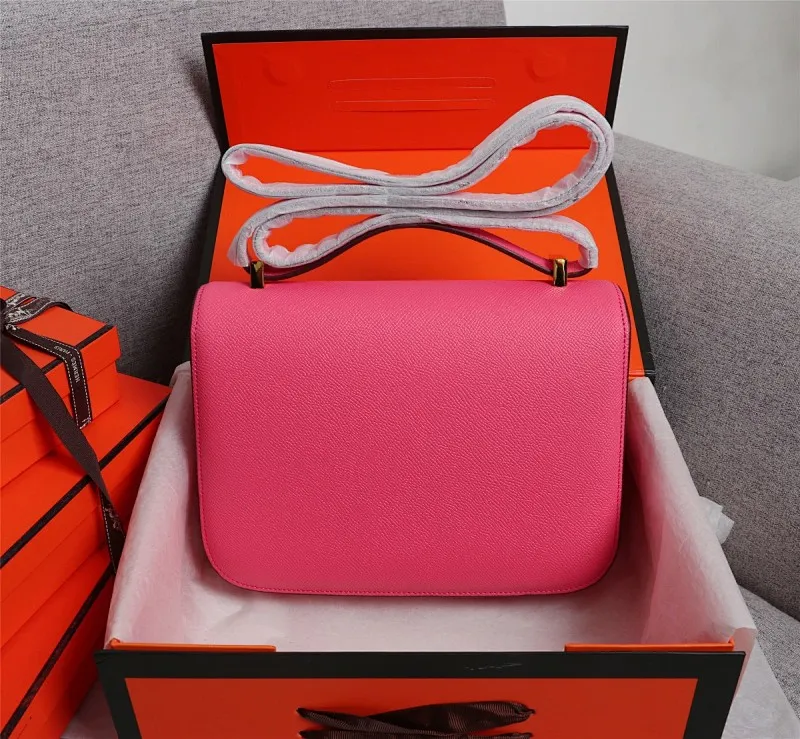 All categories Official website "Brand Women's Bags" Women's bags 💙 Hermes Hermès Made in France Large size 58002800 Small size 58002600 constance stewardess bag ☣️Genuine epsom leather pure steel silver-plated buckle Genuine leather source super good feel Accessories stainless steel laser logo perfect flip arc and three-dimensionality