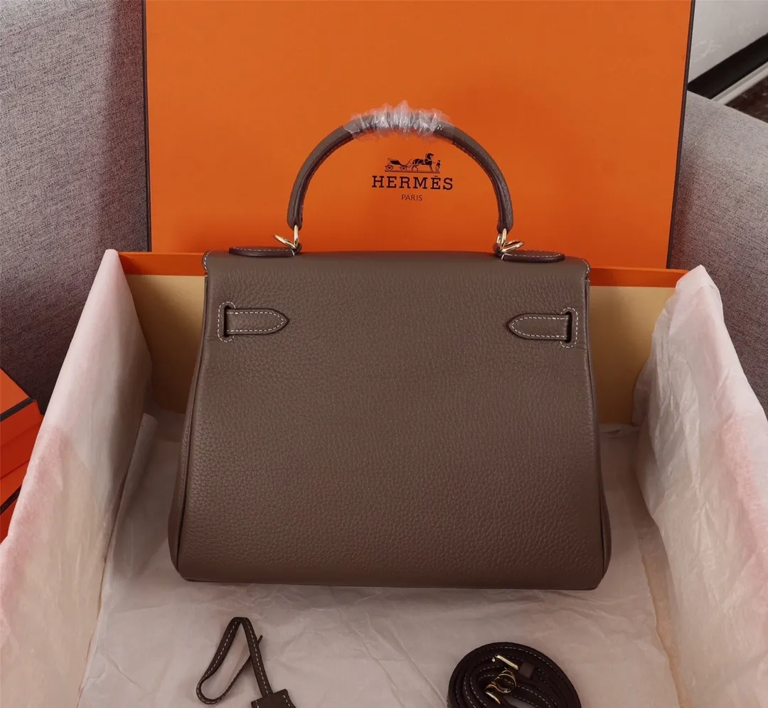 All Categories Official Website "Brand Women's Bags" Women's Bags 💙 Hermes 2022 Official New Hermes Kelly Original Princess Bag Original Calfskin Outside Sheepskin Goat Pattern Wholesale Small Size 58002700 Medium Size 58002900 Large Size 58003200 High Quality Size: Small 25CM Medium 28CM