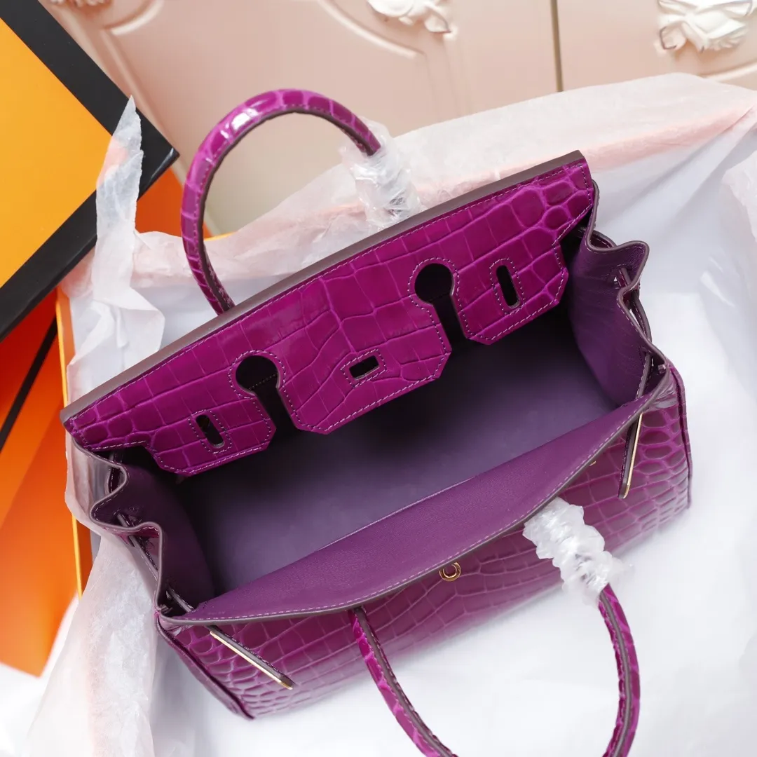 All categories Official website "Brand Women's Bags" Women's Bags 💙 Hermes 2022 official new Hermès handbag Smooth crocodile leather + pure steel hardware wholesale Small size 58003900 Large size 58004500 High quality Size: Small size 30CM Large size 35CM
