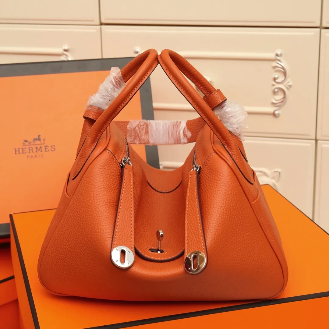 All categories Official website "Brand Women's Bags" Women's Bags 💙 Hermes 2022 official new Hermès lindy bag wholesale small size 58004000 large size 58004200 high quality size: small size 26CM large size 30CM