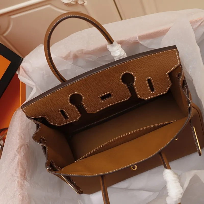 All Categories Official Website "Brand Women's Bags" Women's Bags 💙 Hermes 2022 official new Hermes women's hand-carrying and cross-body dual-use bags wholesale Imported first-layer calfskin Small size 58003800 Large size 58003900 High quality Size: Small 30CM Large 35CM
