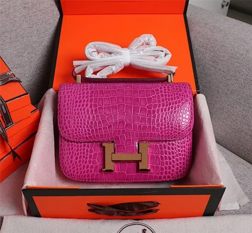 All Categories Official Website "Brand Women's Bags" Women's Bags 💙 Hermes Hermès Made in France - Constance stewardess bag ☣️Crocodile pattern pure steel plated hardware buckle Genuine leather source super good feel Accessories stainless steel laser logo perfect flip arc and three-dimensional sense High-end pure handmade customization 🔮Quality recommendation ‼ ️Size: 23-6-17