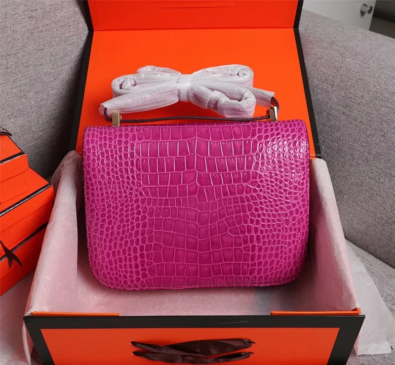 All Categories Official Website "Brand Women's Bags" Women's Bags 💙 Hermes Hermès Made in France - Constance stewardess bag ☣️Crocodile pattern pure steel plated hardware buckle Genuine leather source super good feel Accessories stainless steel laser logo perfect flip arc and three-dimensional sense High-end pure handmade customization 🔮Quality recommendation ‼ ️Size: 23-6-17