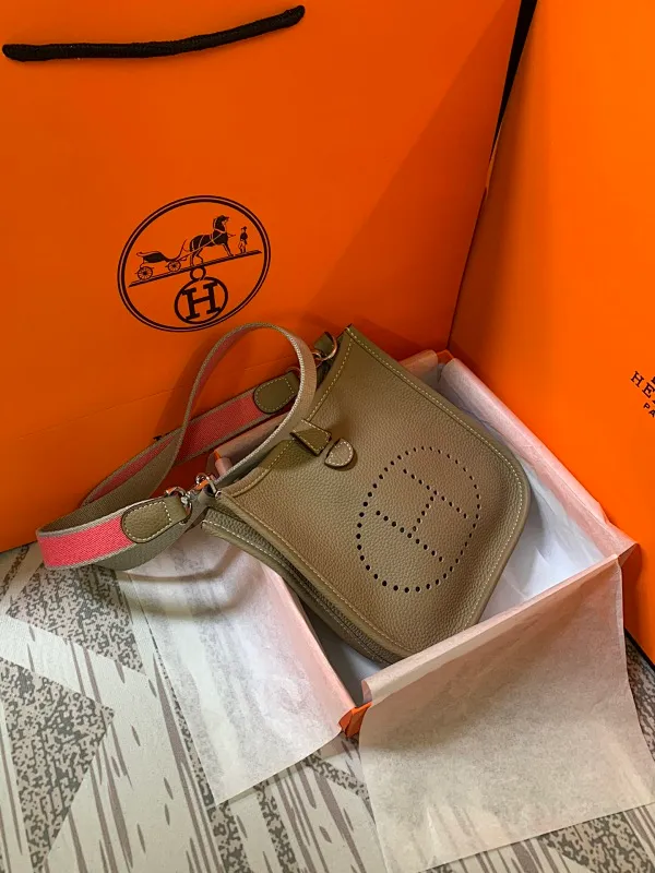 All categories Hermès women's bags (Hermès) Hermès 3017