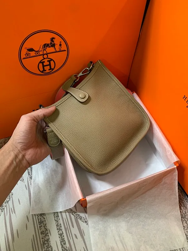 All categories Hermès women's bags (Hermès) Hermès 3017