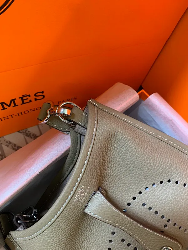 All categories Hermès women's bags (Hermès) Hermès 3017