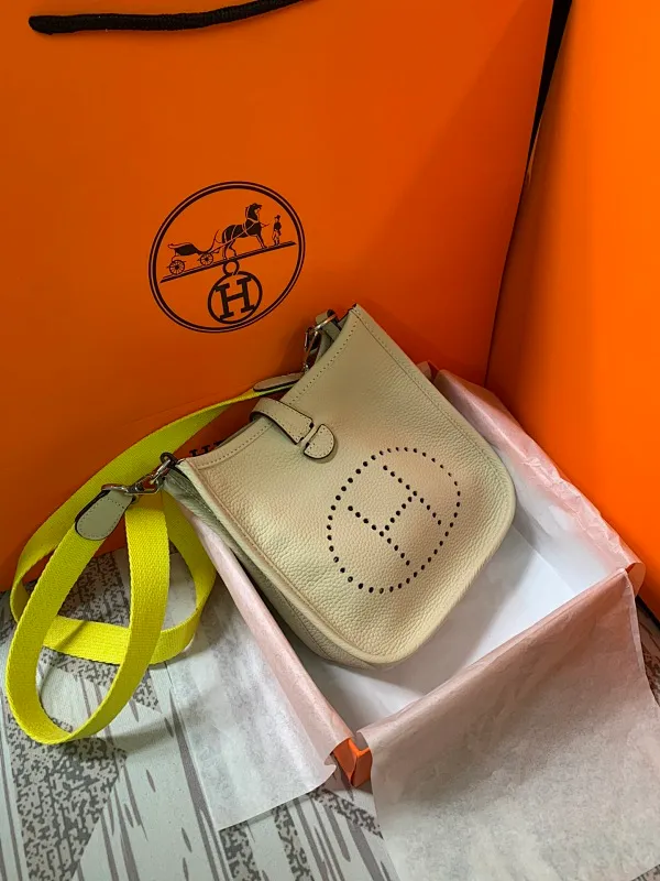 All categories Hermès women's bags (Hermès) Hermès 3017