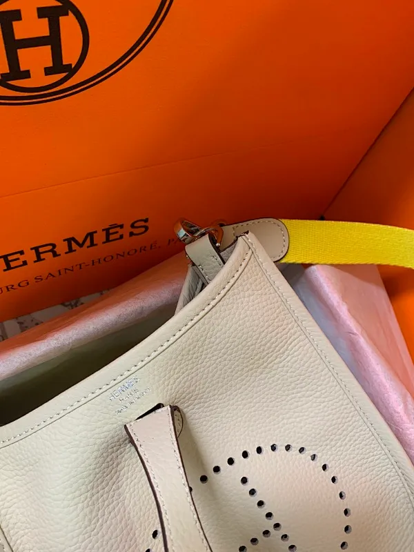 All categories Hermès women's bags (Hermès) Hermès 3017