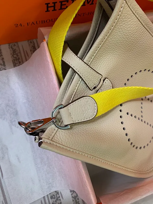 All categories Hermès women's bags (Hermès) Hermès 3017