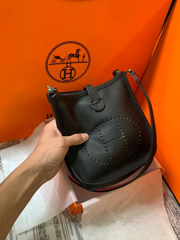 All categories Hermès women's bags (Hermès) Hermès 3017