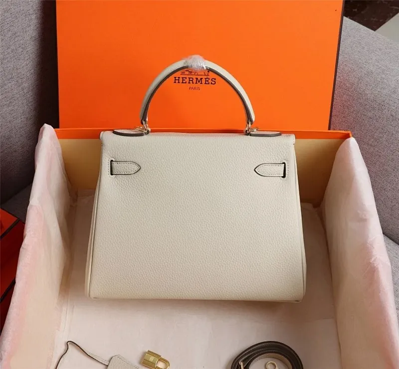 All Categories Official Website "Brand Women's Bags" Women's Bags 💙 Hermes Kelly Original Princess Bag (exclusive factory code) three sizes in stock. 25cm 58002700 28cm 58002900 32cm 58003200 Top configuration, original factory workmanship, original hardware, guaranteed to never fade, original calf leather outer