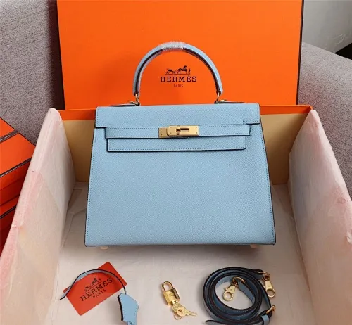 All Categories Official Website "Brand Women's Bags" Women's Bags 💙 Hermes 2022 official new Hermes women's hand-carrying cross-body dual-use bag wholesale cowhide palm print customization Large size 58002500 Medium size 58002300 Small size 58002300 High quality Size: Large size 28-22-10CM Medium size 25-17
