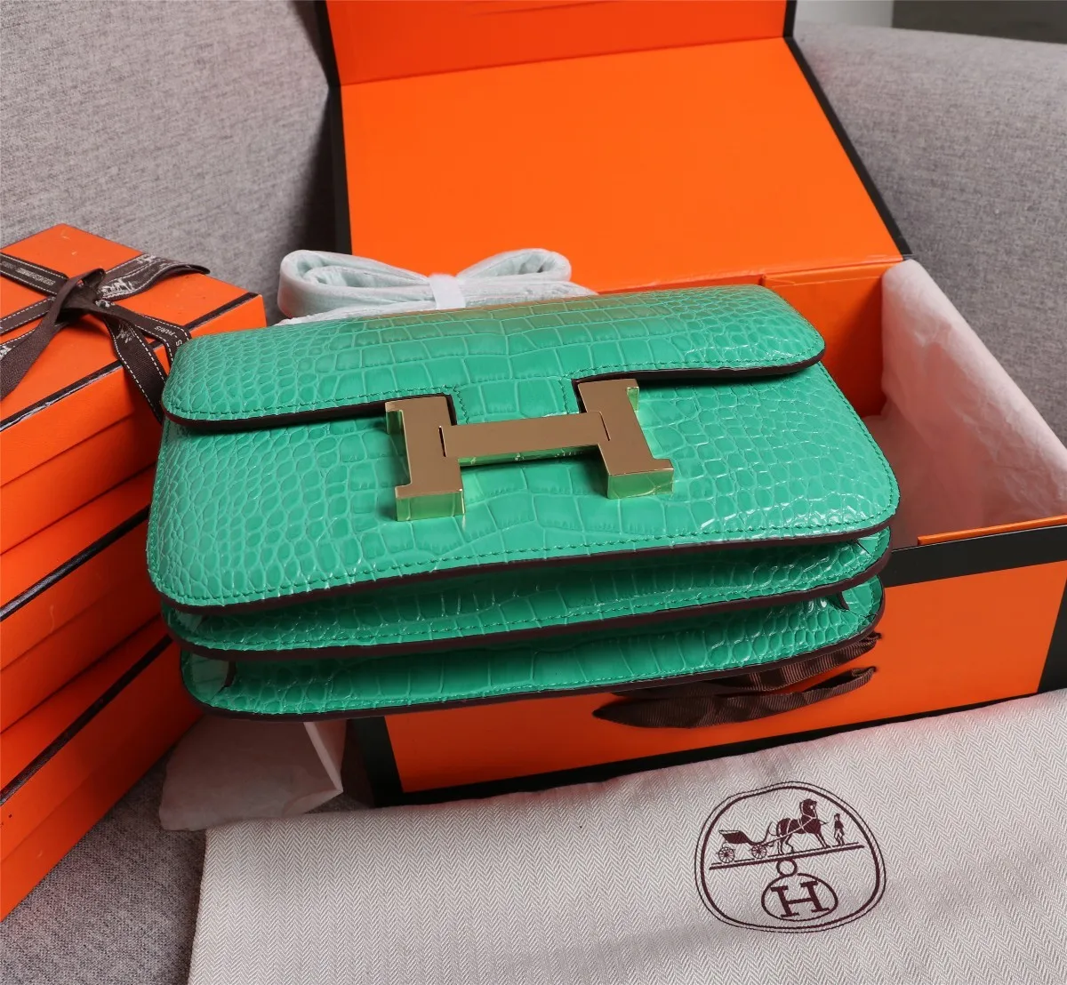 All Categories Official Website "Brand Women's Bags" Women's Bags 💙 Hermes 2022 Official New Hermes Constance Stewardess Bag Wholesale Crocodile Skin Full Pure Steel Plated Hardware Buckle 58003350 High Quality Size: 23-6-17CM