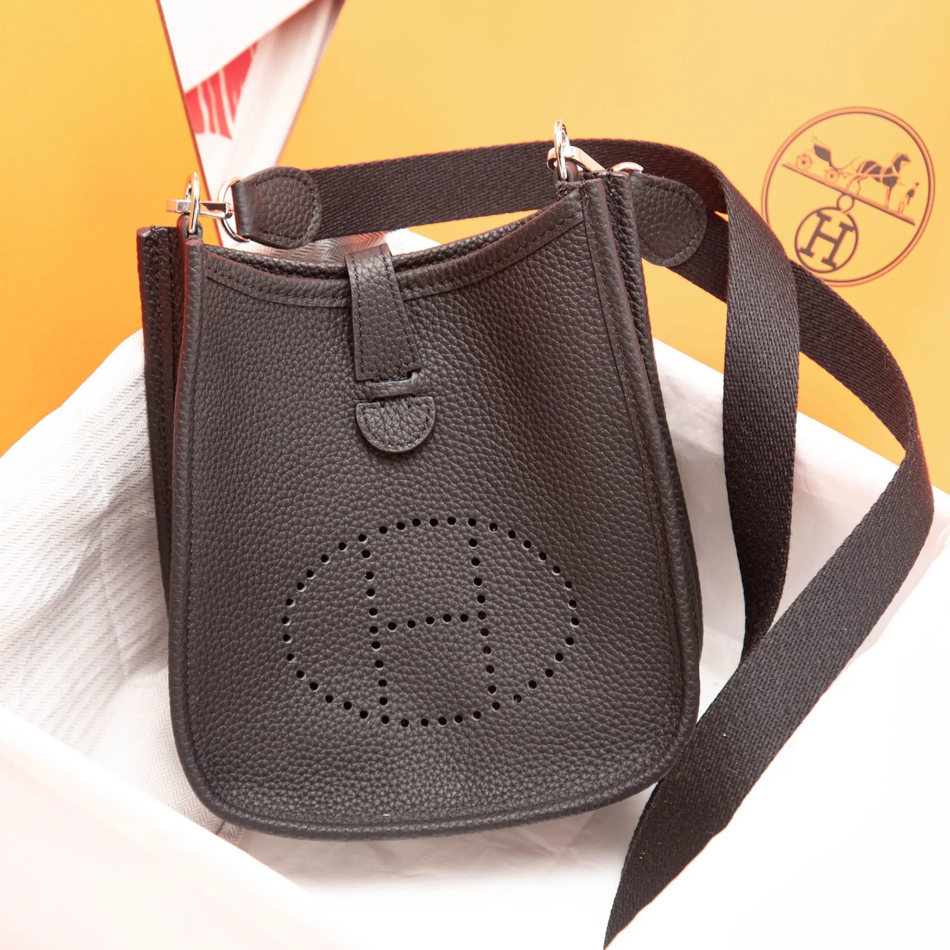 All categories Official website "Brand Women's Bags" Women's Bags 💙 Hermes 2022 official new Hermes evelyne mini bag wholesale imported cowhide 58002300 high quality size: 17CM