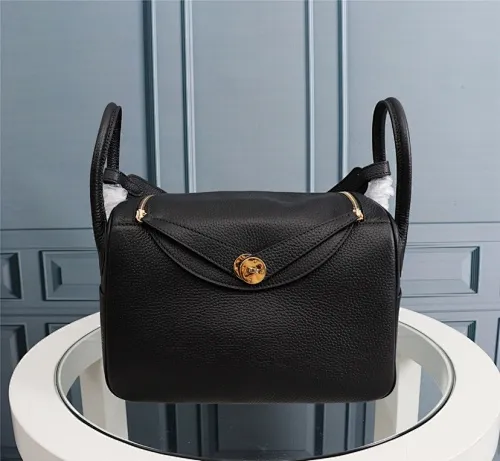 All categories Official website "Brand Women's Bags" Women's Bags 💙 Hermes 2022 official new Hermès lindy bag wholesale small size 58004000 large size 58004200 high quality size: small size 26CM large size 30CM