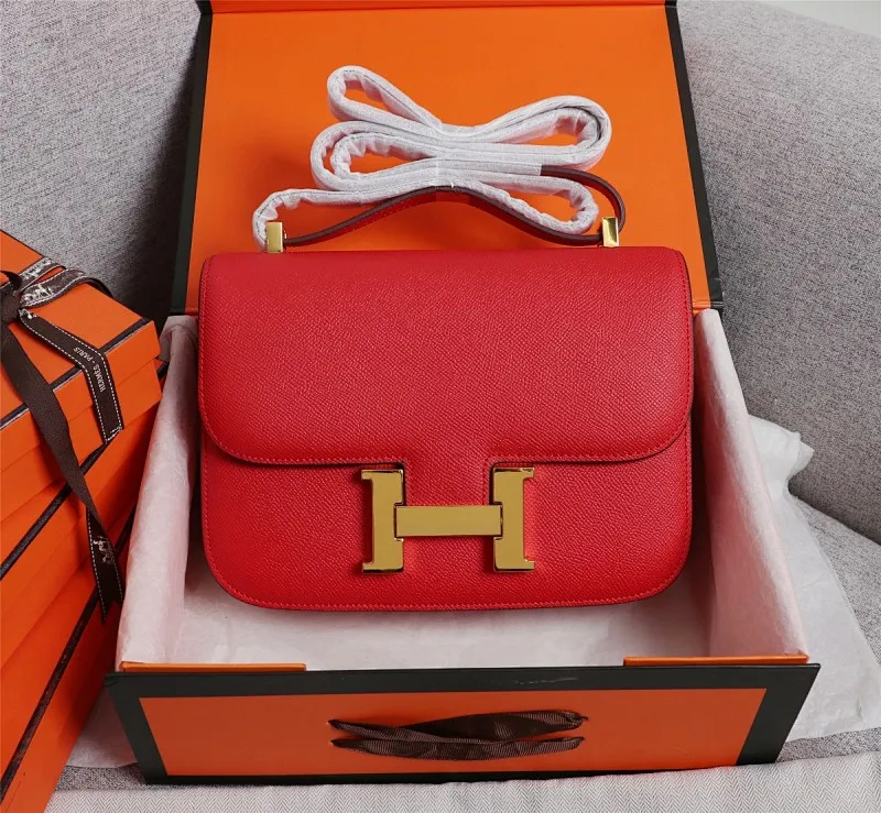 All categories Official website "Brand Women's Bags" Women's Bags 💙 Hermes 2022 Official New Hermès Women's Crossbody Bag Wholesale Genuine Epsom leather Pure steel silver-plated buckle Large size 58002500 Small size 58002300 High quality Size: Large size 22-6-17CM Small size 19-5-14.5CM
